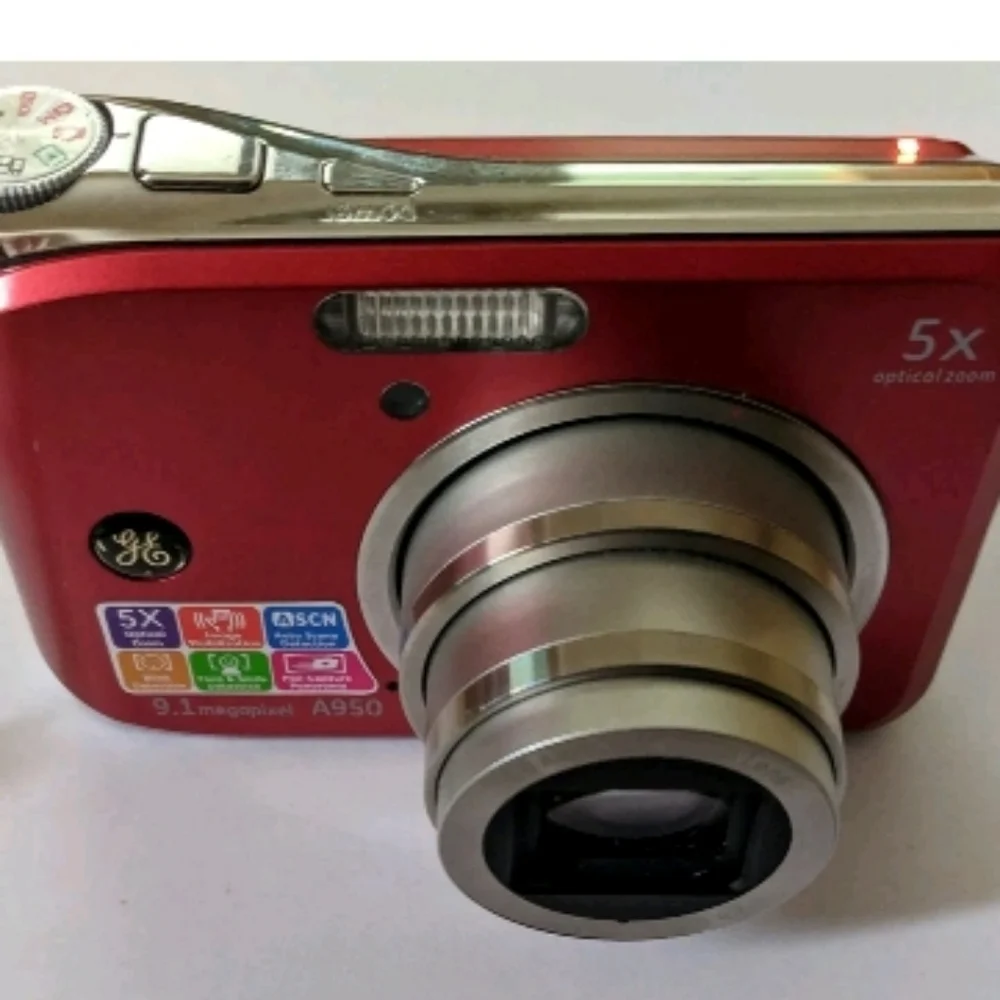 GE Model A950 Red Digital Camera with 5x Optical Zoom